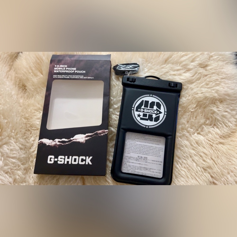 NWOT G-Shock 7.5 inch Mobile Phone Waterproof Pouch